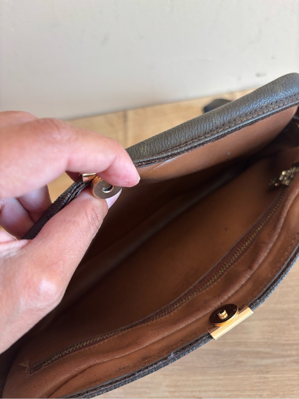 Authentic Louis Vuitton monogram clutch - Picture 7 of 8
